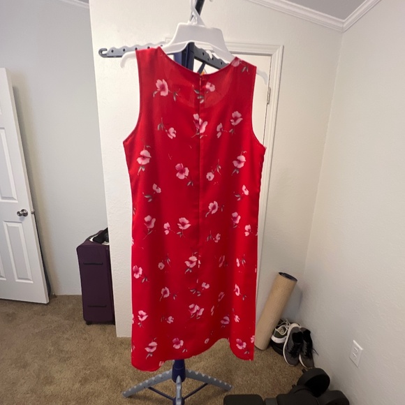 Outfit J P R Red with Flower Print 100% Polyester Sleeveless Shift Dress Size S - Picture 5 of 7